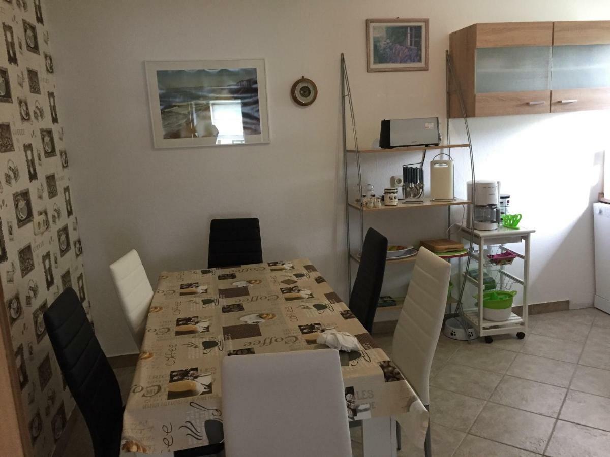 Ferienwohnung นอยชเตรลิทซ์ ภายนอก รูปภาพ